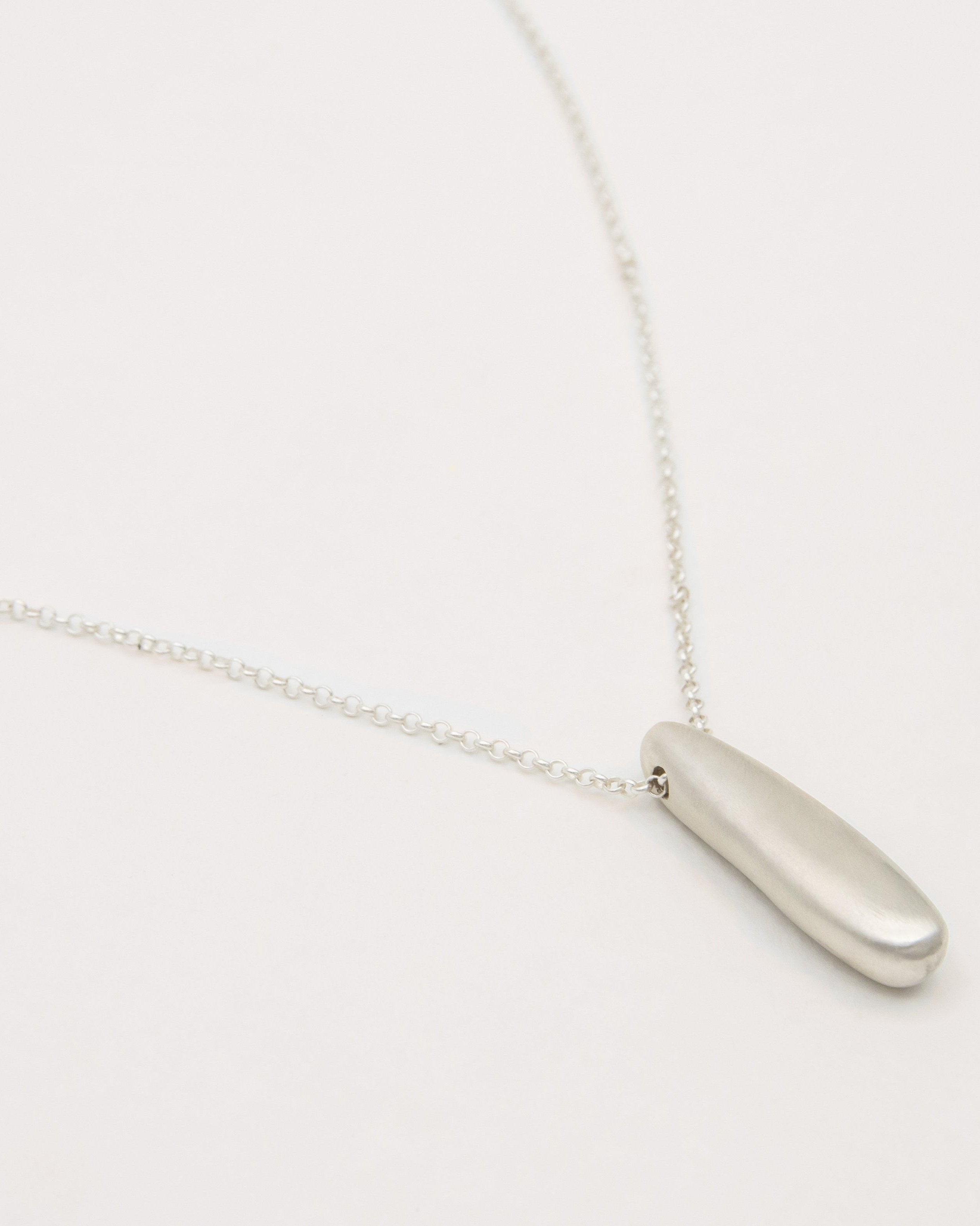 Manaca necklace - Carolina de Barros