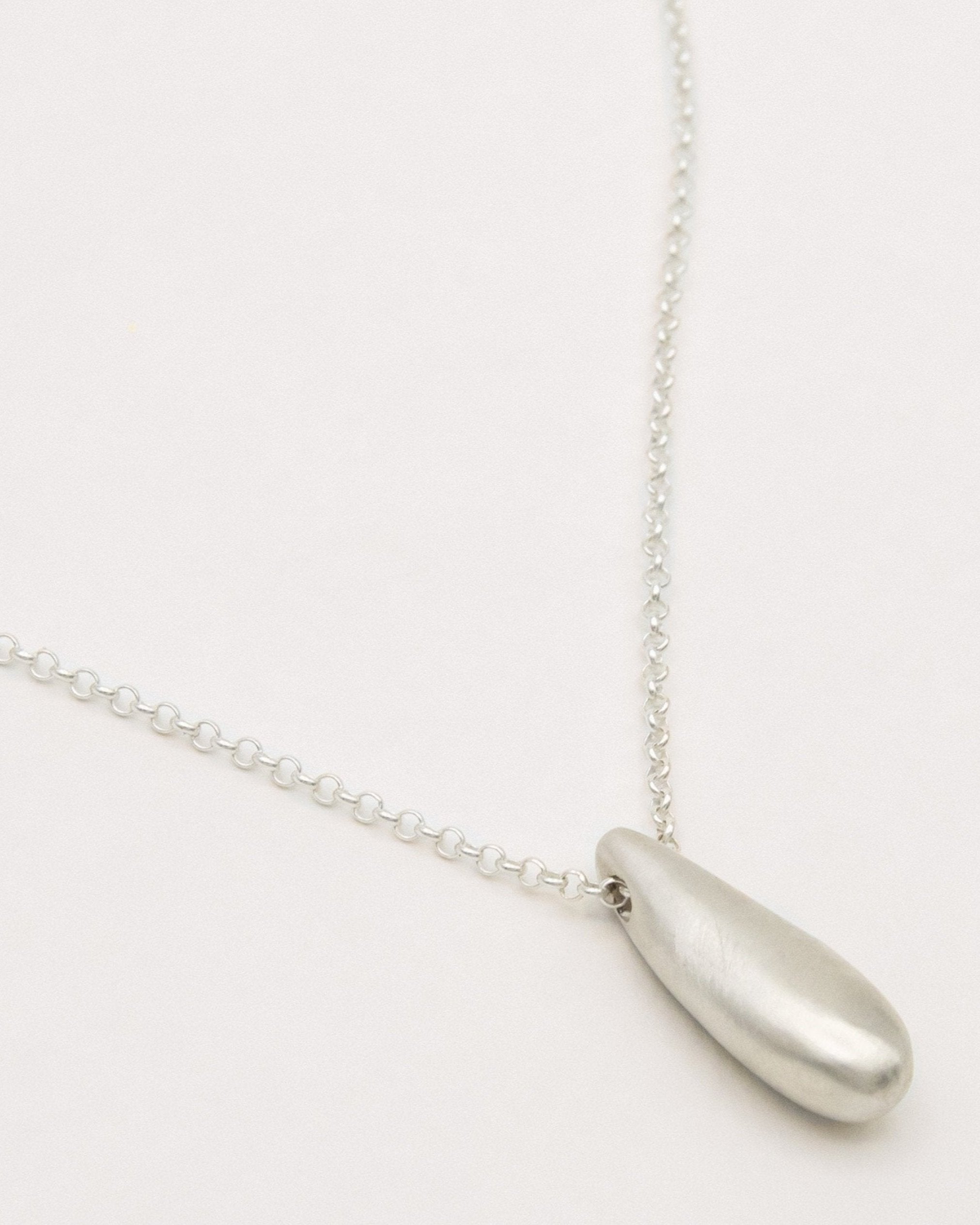 Manaca necklace - Carolina de Barros