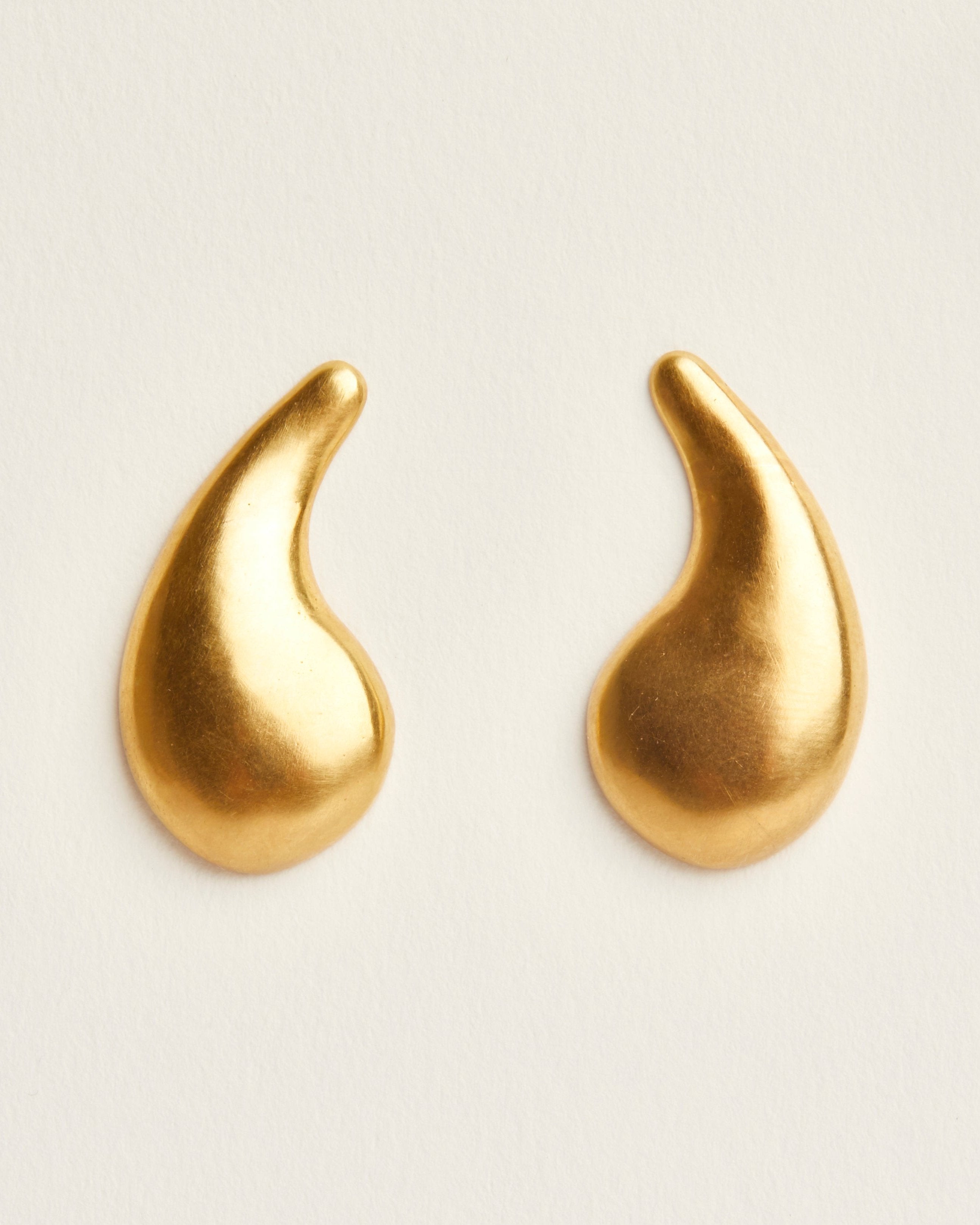 VIRGULA EARRINGS GOLD