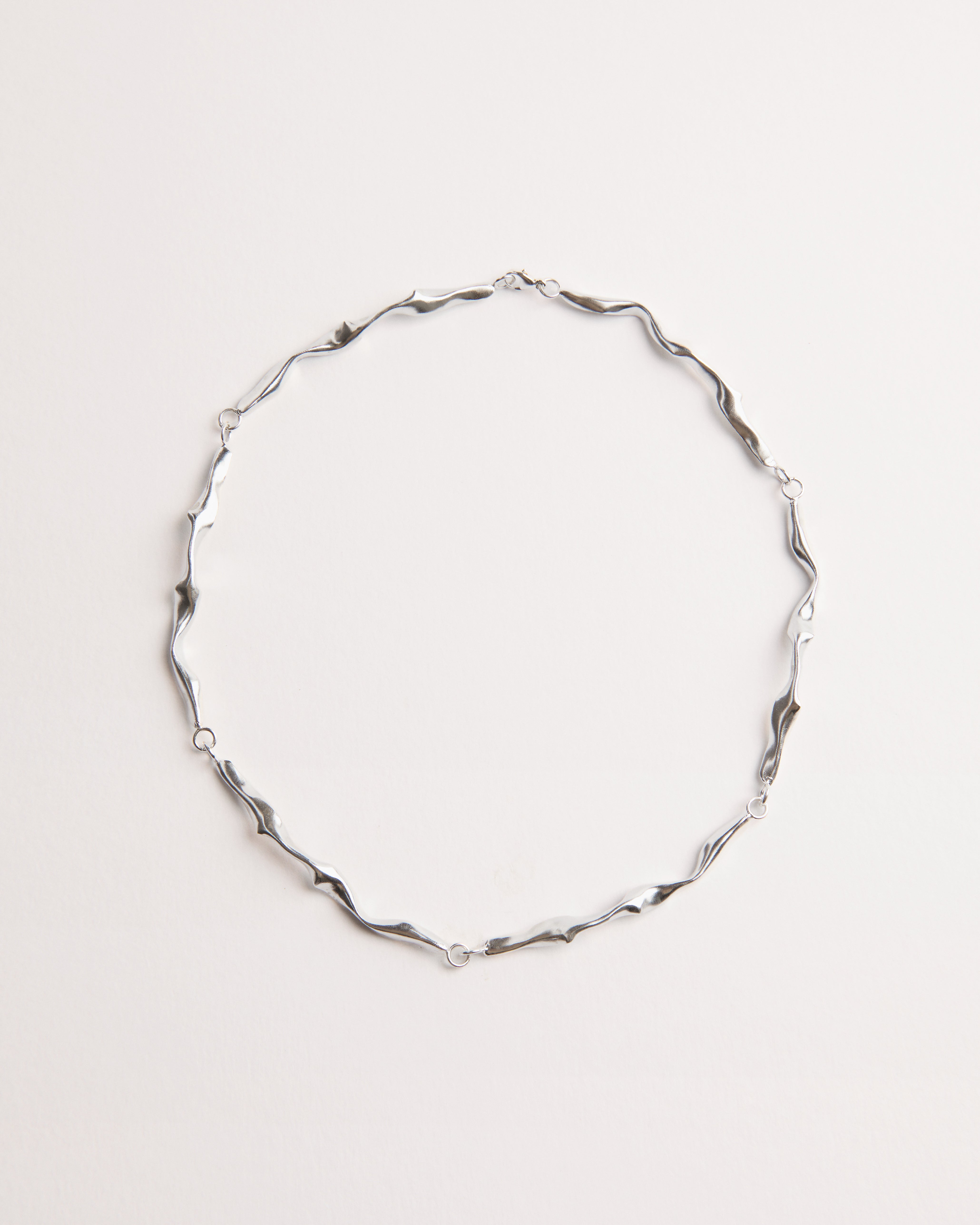 TRAMA CHOKER